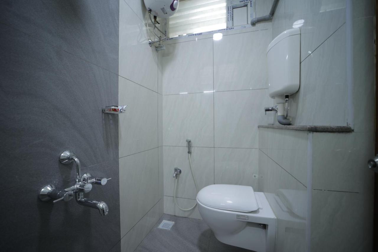 Nadanam Inn Puduccseri Kültér fotó