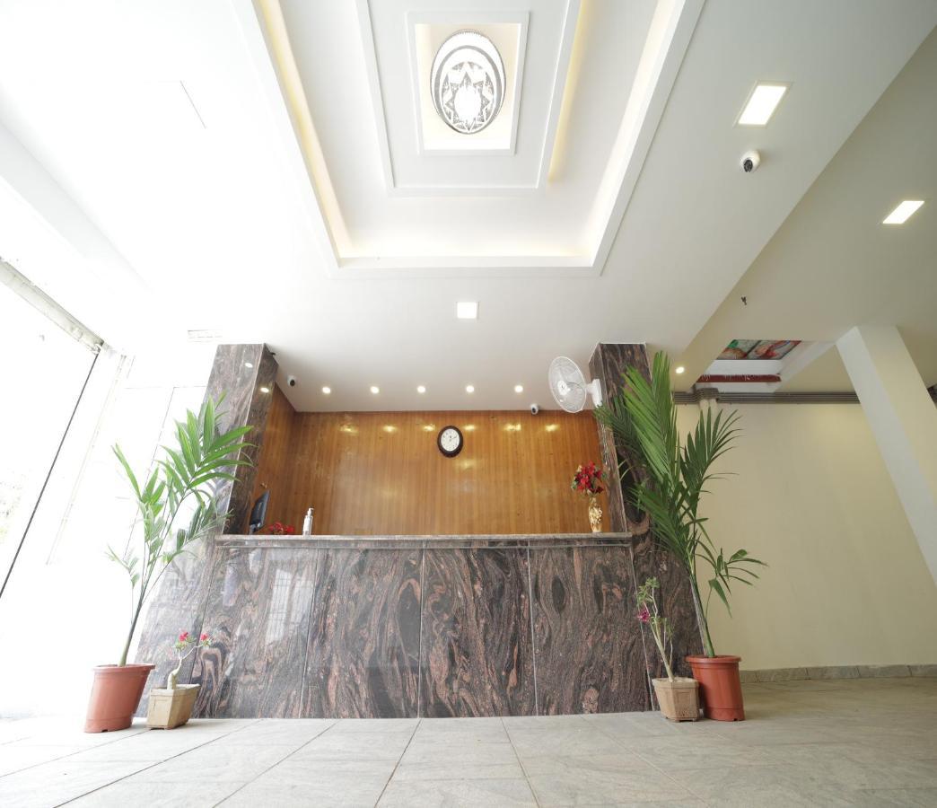 Nadanam Inn Puduccseri Kültér fotó