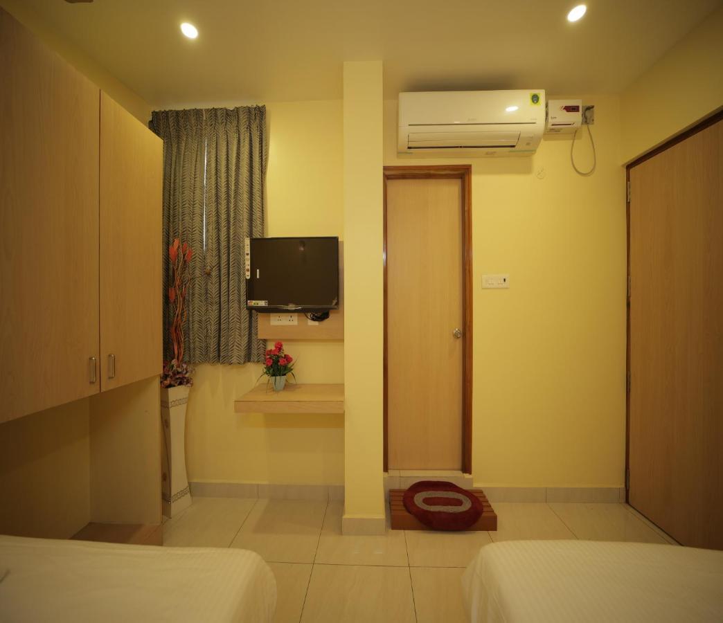Nadanam Inn Puduccseri Kültér fotó