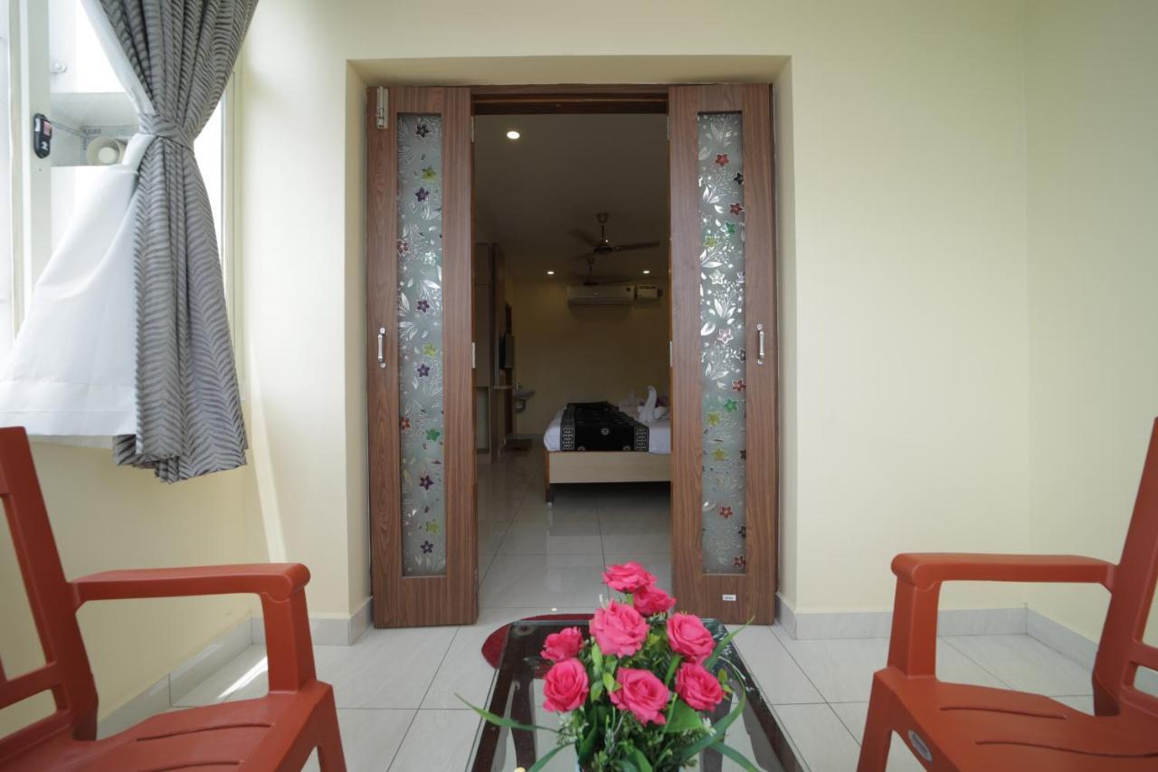 Nadanam Inn Puduccseri Kültér fotó