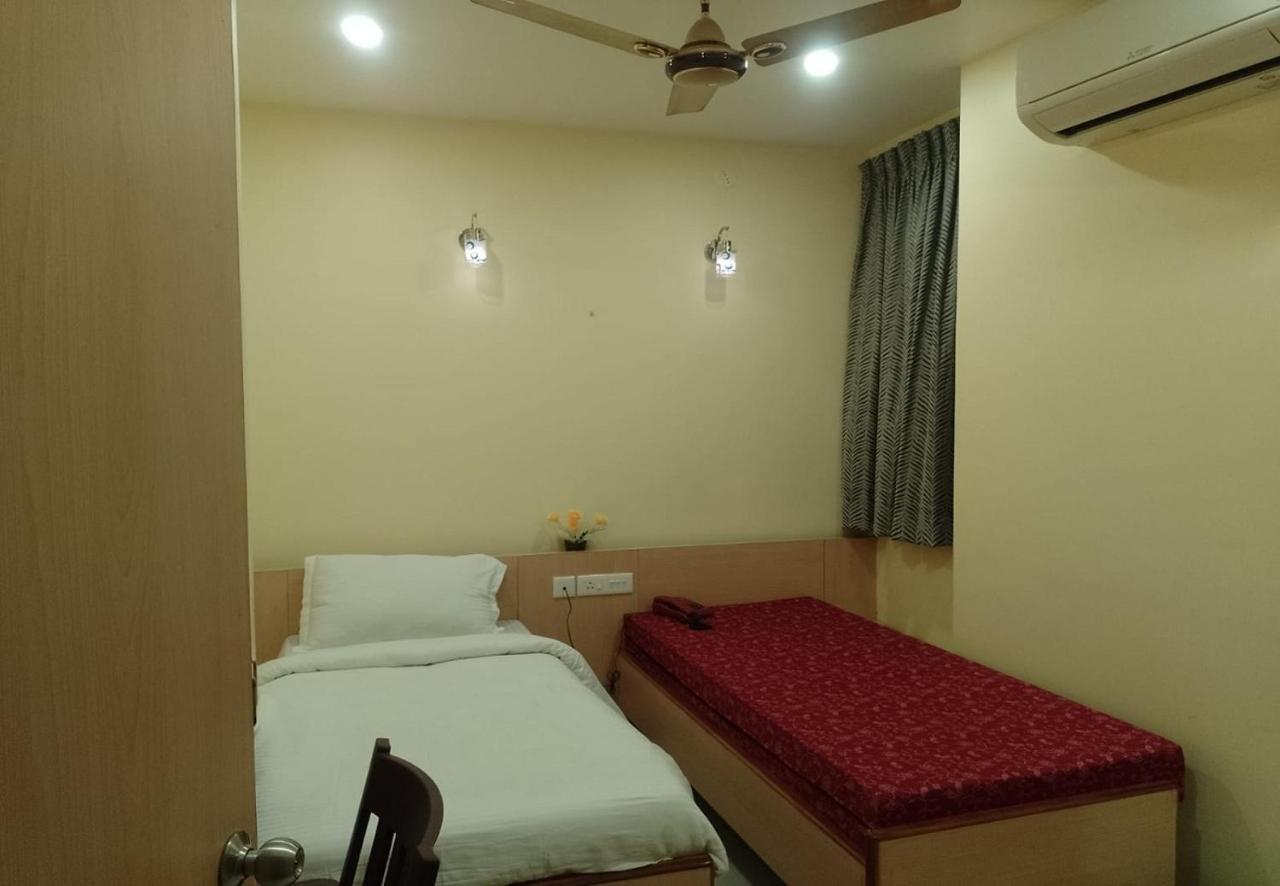 Nadanam Inn Puduccseri Kültér fotó